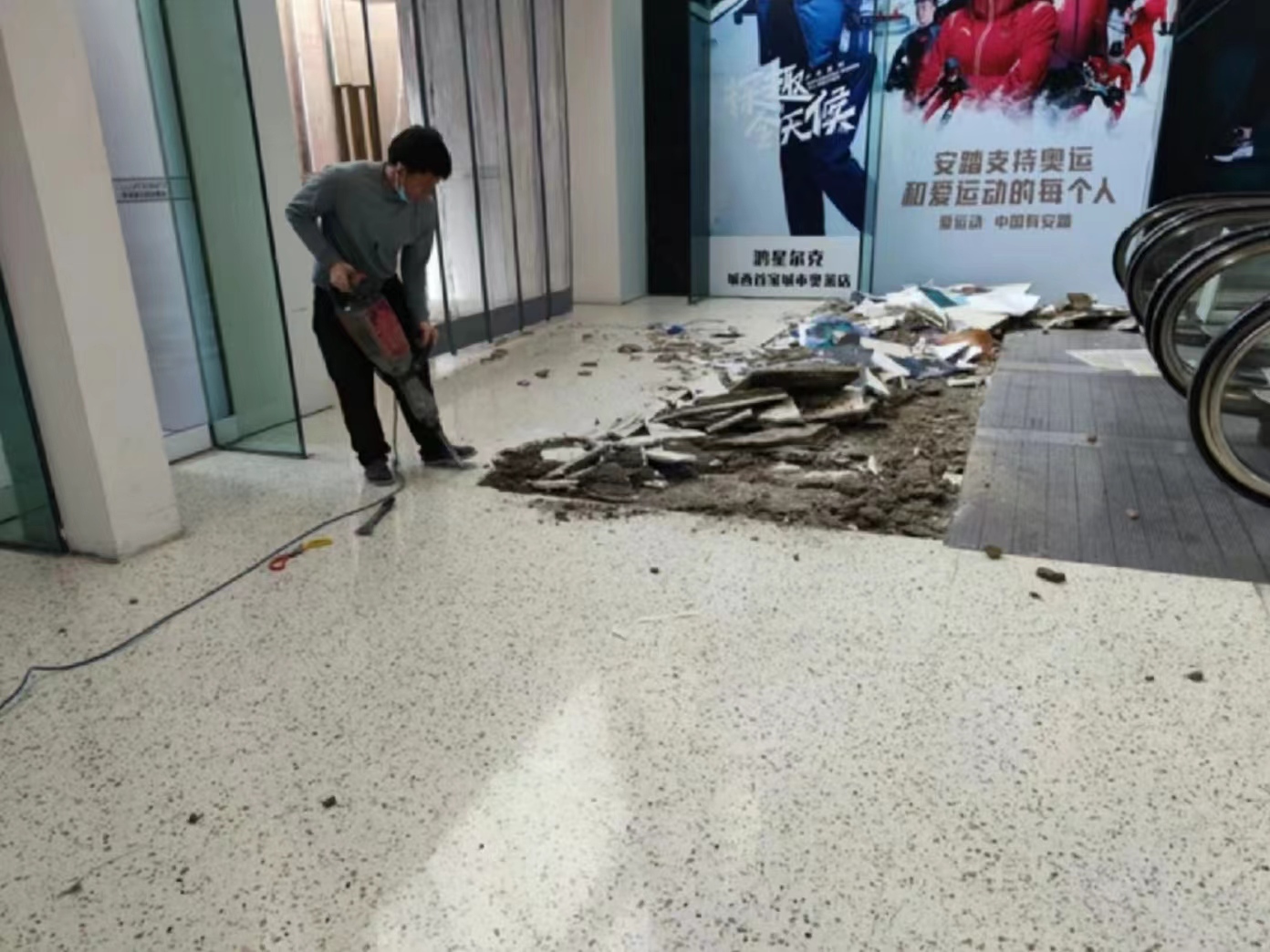 成都新城市廣場店鋪拆除|商場拆除多少錢一平？成都拆除團隊